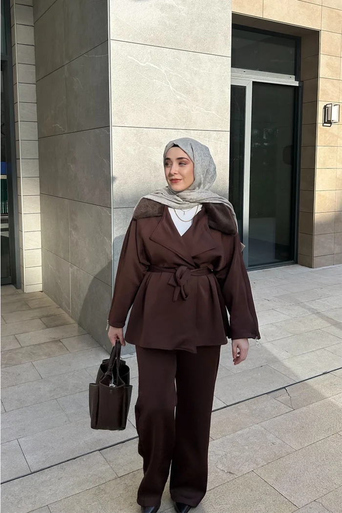 Kürklü Yakalı Scuba Takım