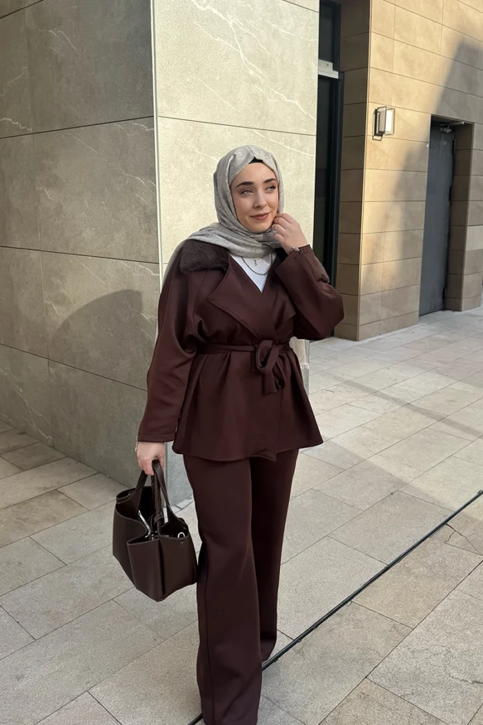 Kürklü Yakalı Scuba Takım